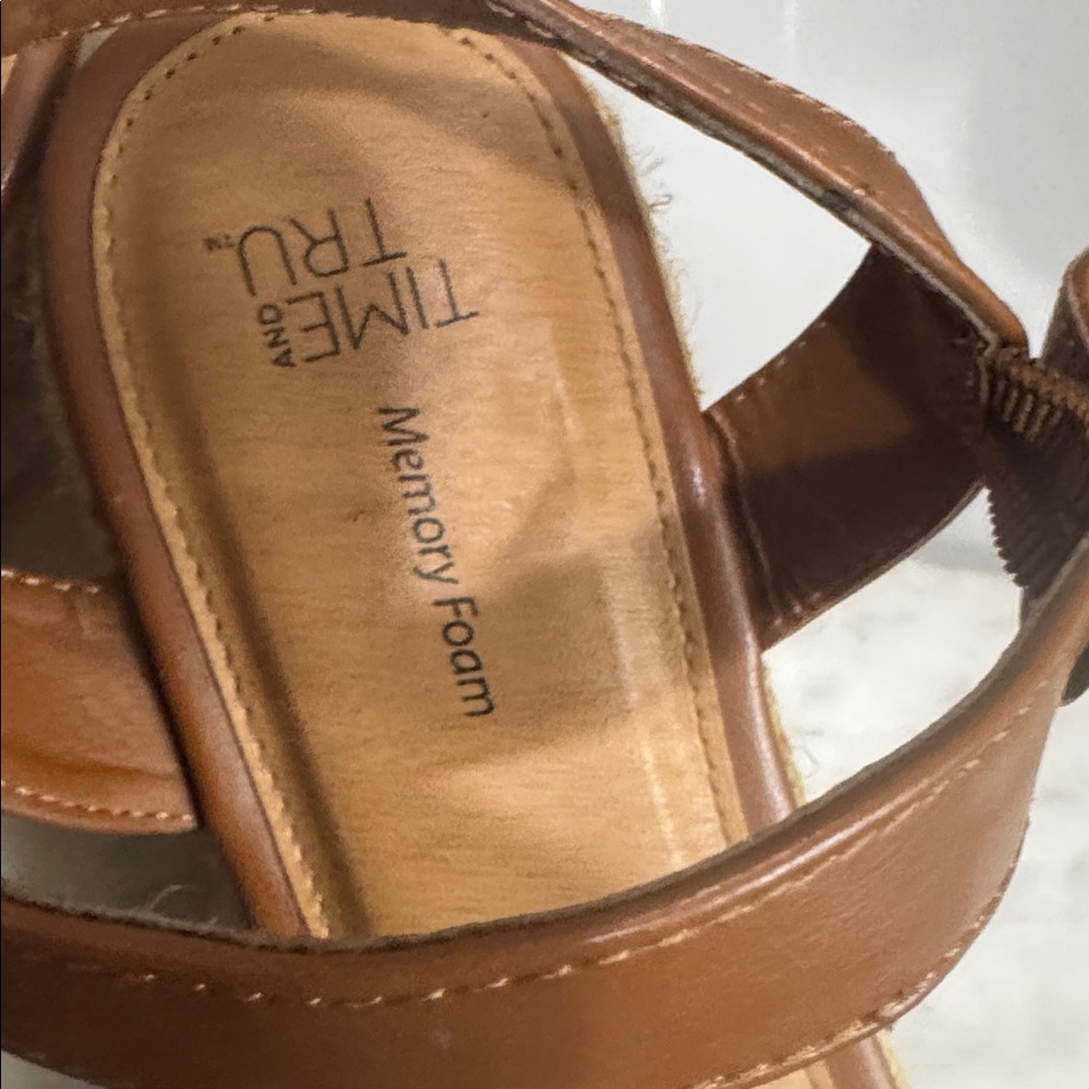 Time and tru shoes - Picture 3 of 7